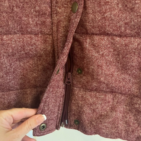 Old Navy Burgundy Vest. Sz SM - Picture 3 of 3